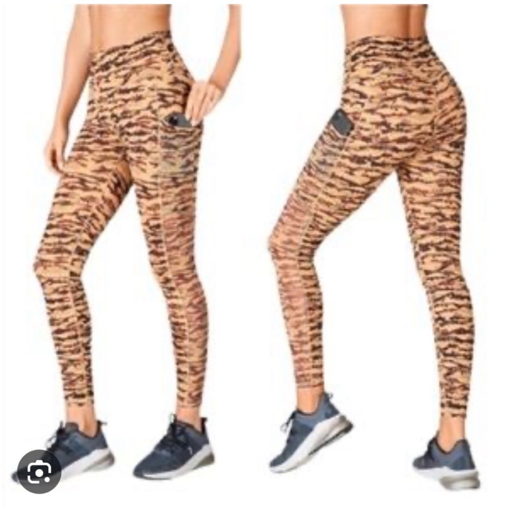 2pc Set. Fabletics. Size Small. On The Go Powerho… - image 7